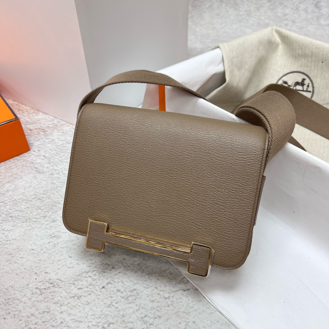 Hermes Geta Shoulder Bag In Etoupe Mysore Goatskin Leather